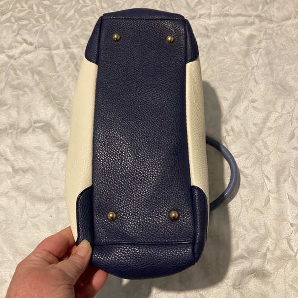 LIZ CLAIBORNE NAVY BLUE & CREAM MULTI POCKET PURSE NWOT - Picture 6 of 9